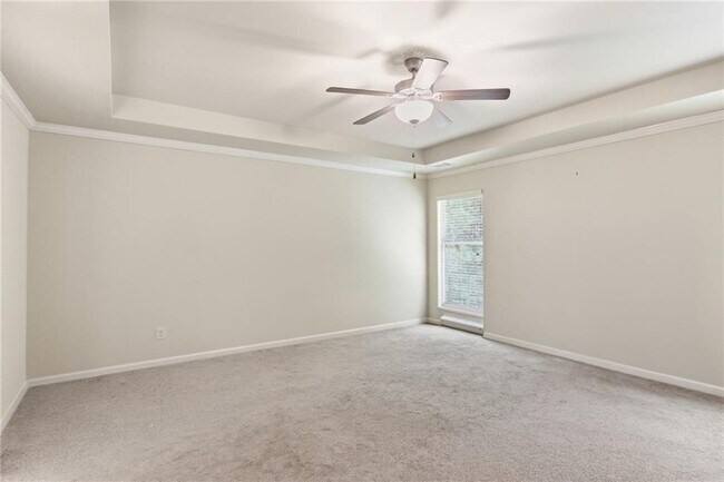 Building Photo - 906 Donington Cir SE