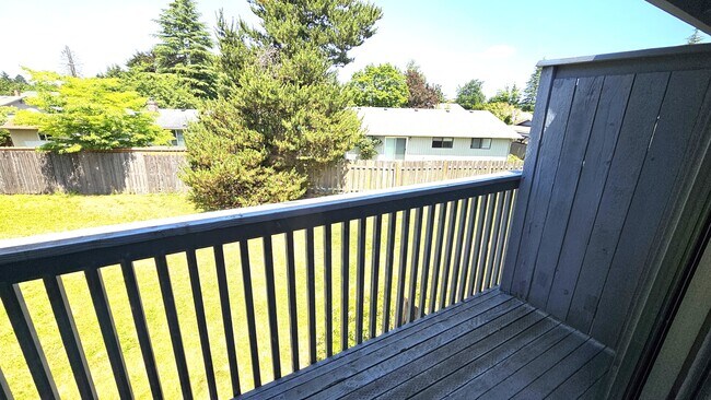 Building Photo - 1602 SE 145th Ct