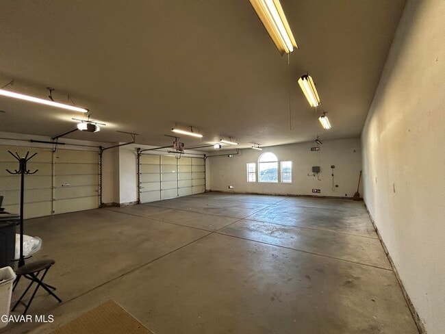 Building Photo - 8127 W Ave E12