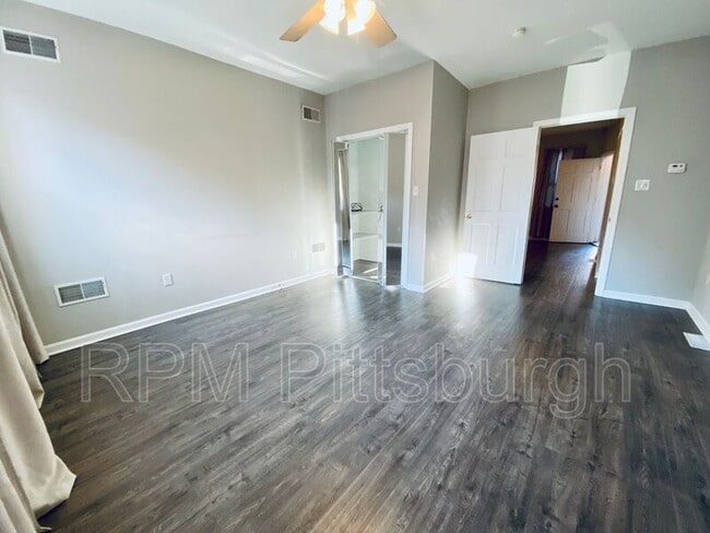 Building Photo - 109 S 13th St