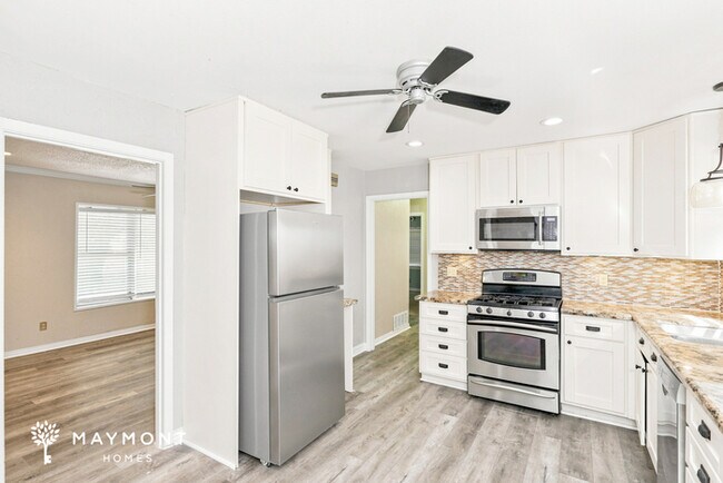 Building Photo - Inviting 3-Bedroom Irving Home