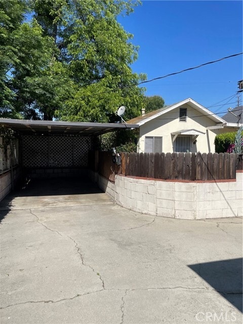 Building Photo - 449 N 8th Ave