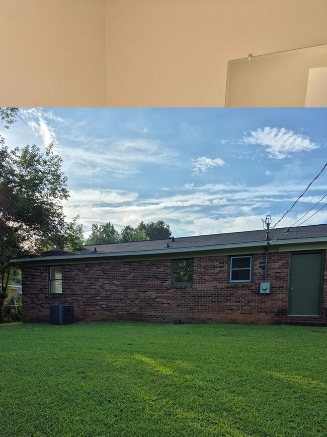 Building Photo - 108 Woodlock Ln