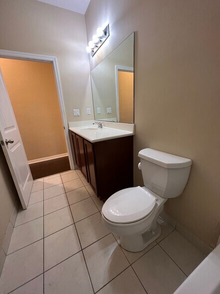 Building Photo - 3612 NW 29th Ct