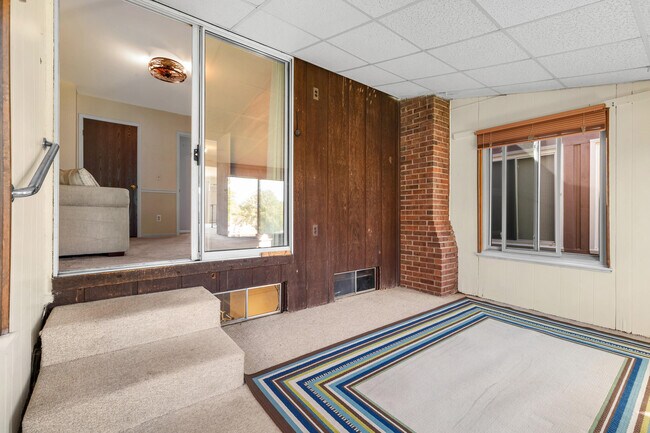 Building Photo - 25352 Potomac Dr