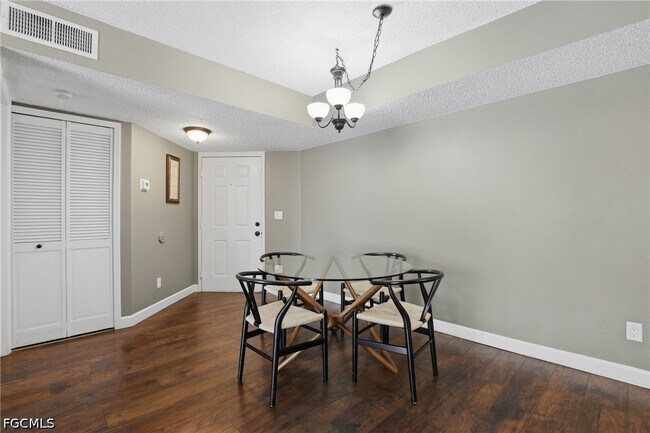 Building Photo - 13605 Eagle Ridge Dr