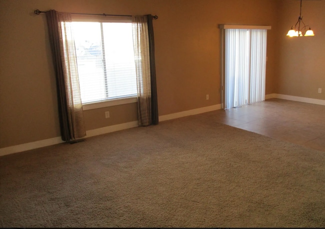 Building Photo - 193 N 350 W St