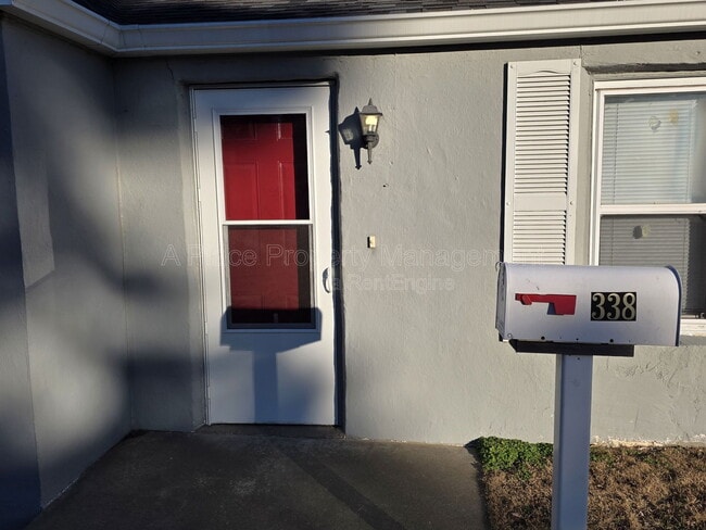 Building Photo - 338 La Motte Ln