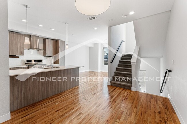 Building Photo - 1460 Wolff St