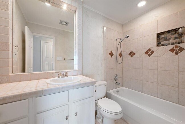 Building Photo - 3605 Palomar Ln