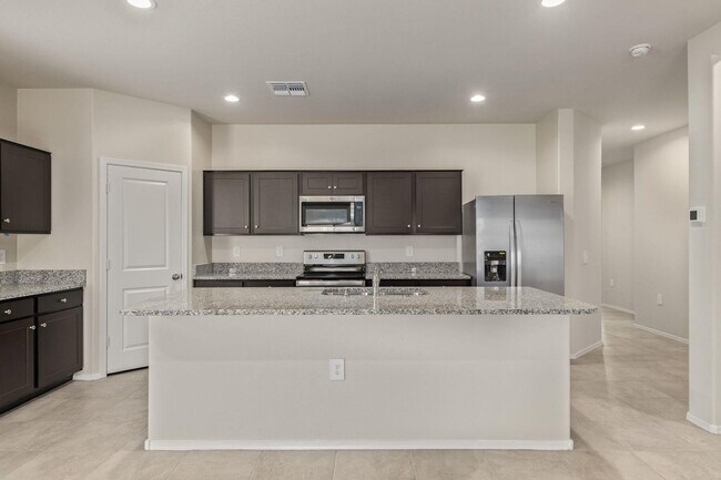 Building Photo - 3905 S 244th Dr