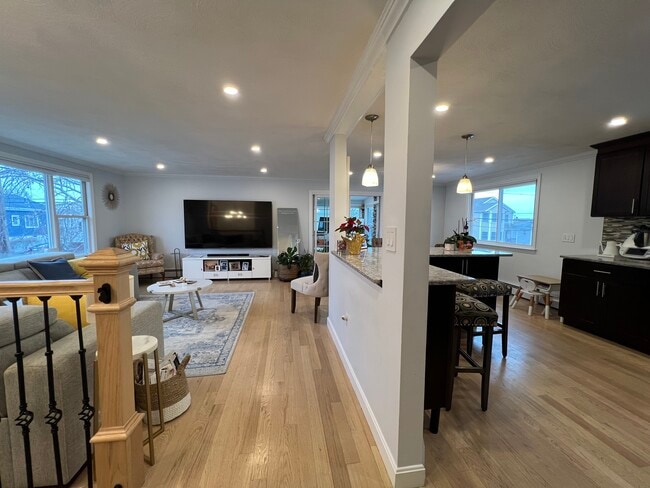 Building Photo - 51 Dawes St