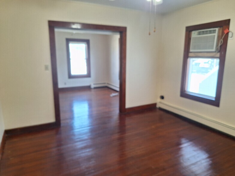 Building Photo - 67 Tobie Ave