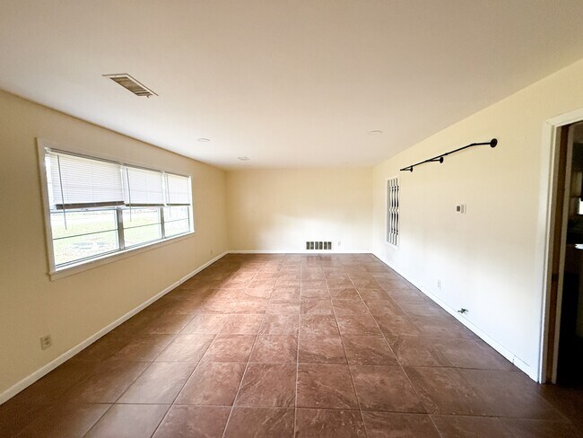 Building Photo - 4011 Dryden Rd