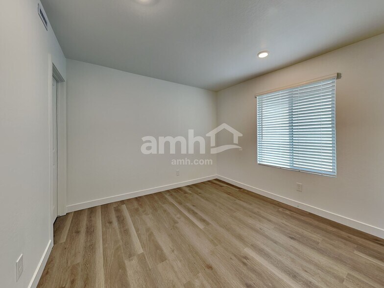 Building Photo - 20177 W Thomas Rd