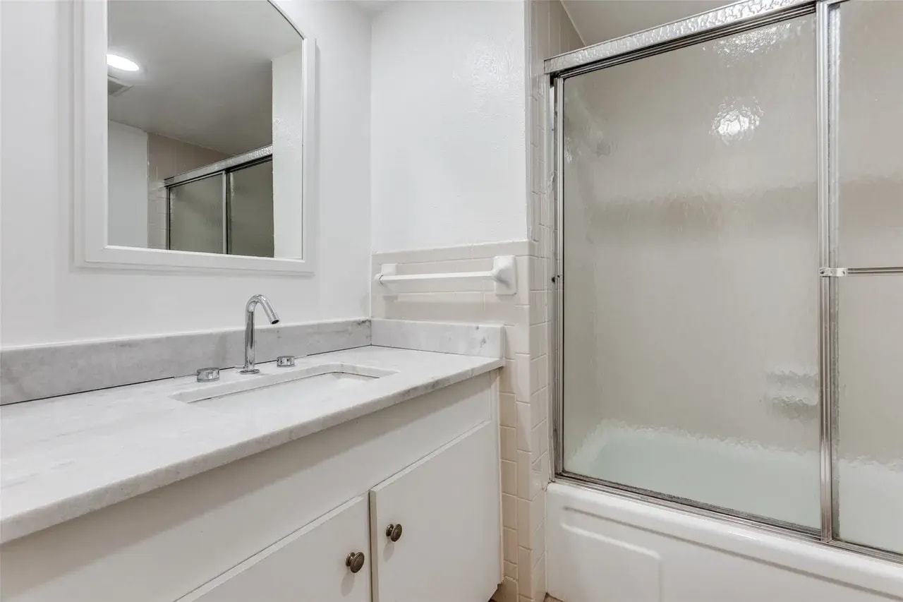 Building Photo - 5881 Preston View Blvd