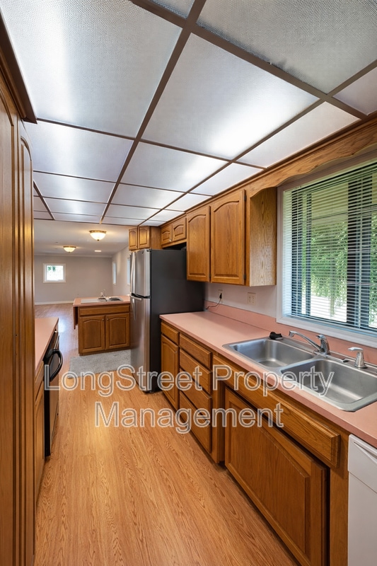 Building Photo - 2917 Takena St SW