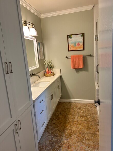 Building Photo - 131 Monte Vista