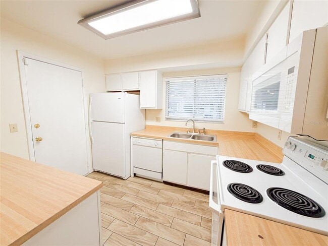 Building Photo - 10319 Matchlock Dr