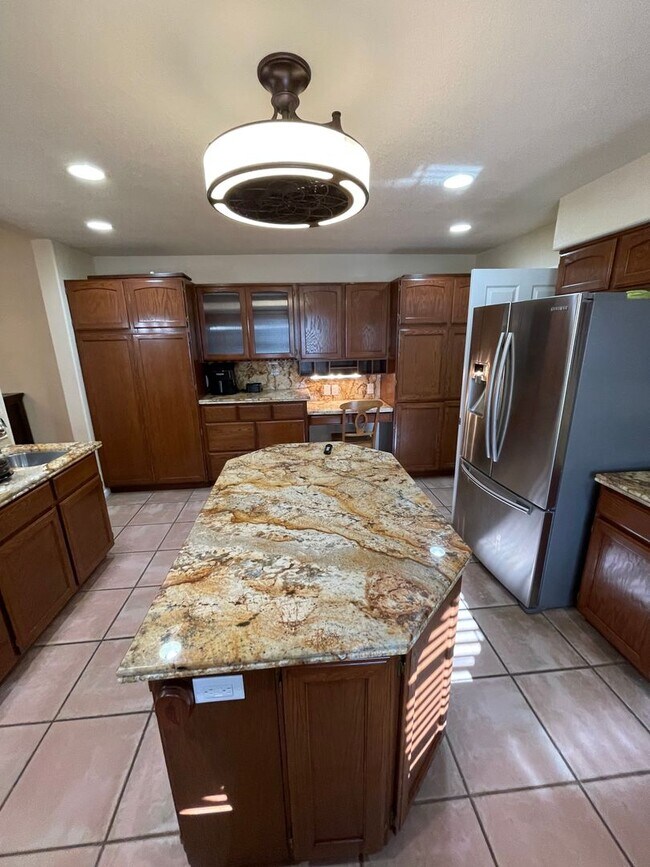 Building Photo - OFFERED FURNISHED OR UNFURNISHED - With view of the Yuma valley!