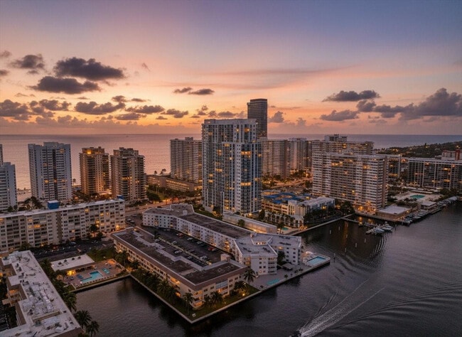 Building Photo - 1945 S Ocean Dr