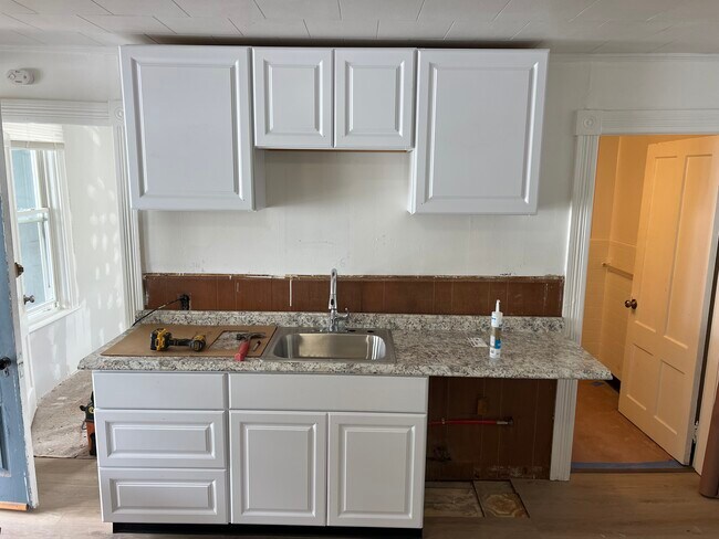 Building Photo - 86 Cottage St