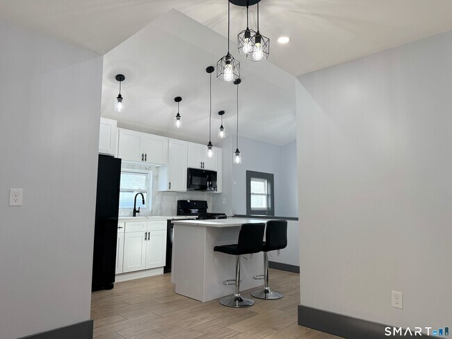 Building Photo - 134 Hubinger St