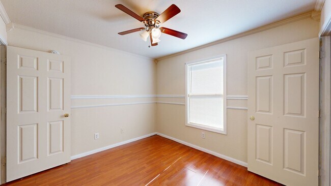 Building Photo - FREE DECEMBER RENT! PETS WELCOME!!!