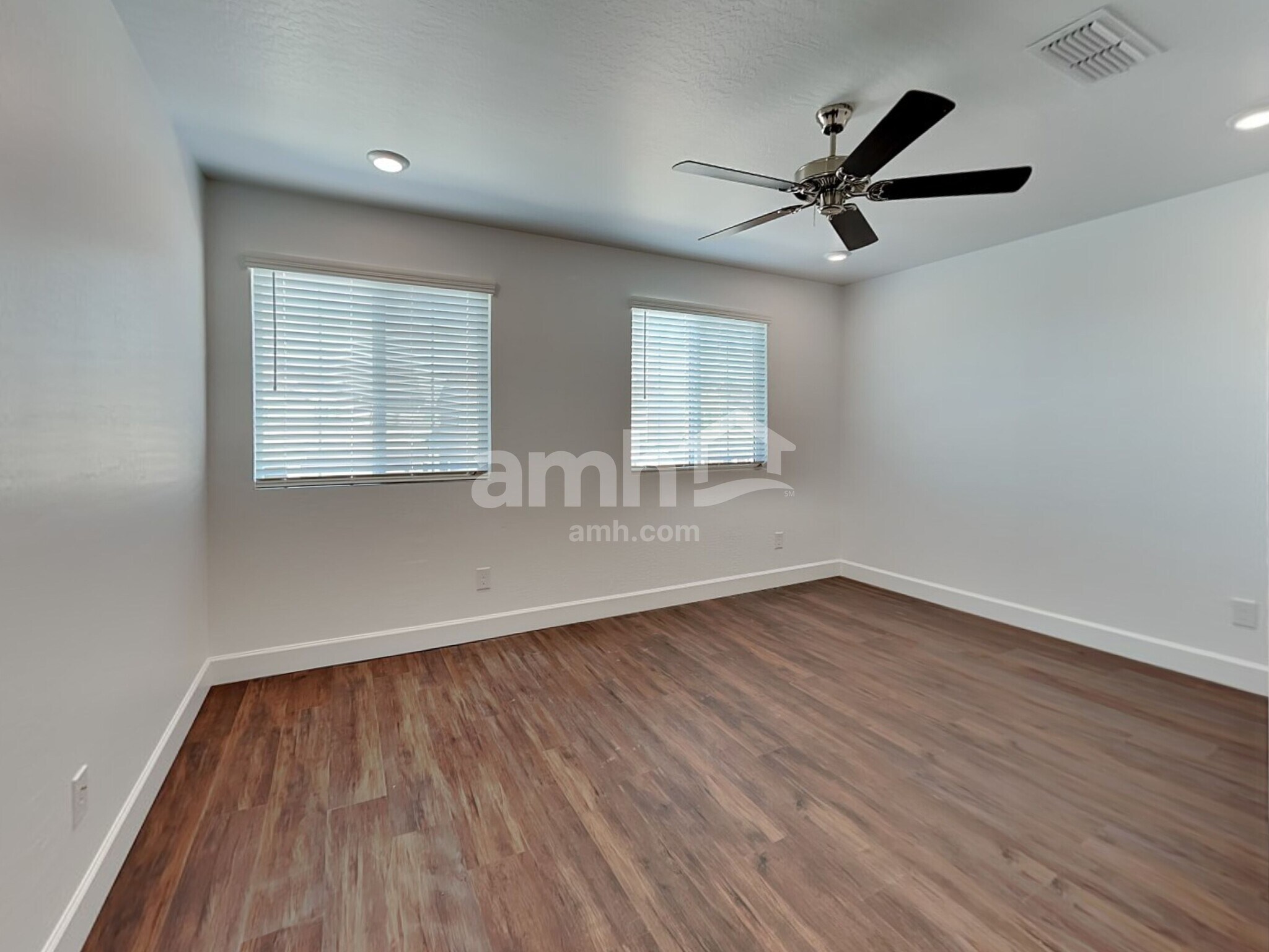 Building Photo - 17161 W Golden Ln