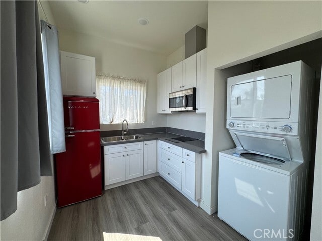 Building Photo - 209 N Serrano Ave