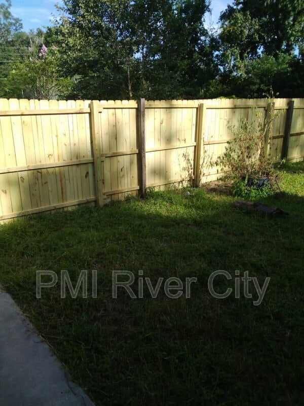 Building Photo - 818 Filmore Ln