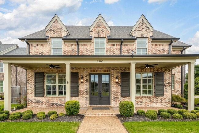 Building Photo - 1385 Belfair Dr