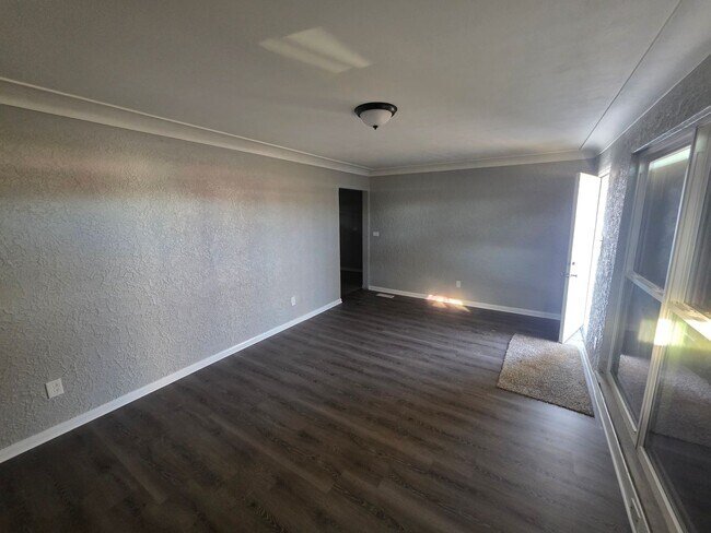 Building Photo - LIMITED TIME**1/2 OFF DEPOSIT**