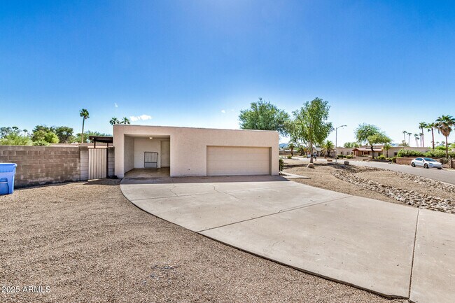 Building Photo - 13039 N 70th St