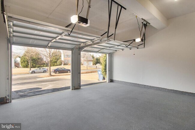 Building Photo - 15309 Lions Den Rd