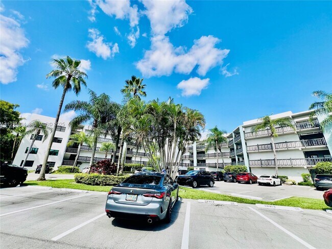 Building Photo - 1021 Mockingbird Ln