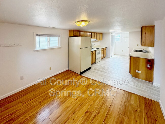 Building Photo - 209 S 25th St