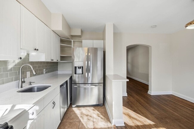 Building Photo - Capitol Hill Townhome | 3 Bed | 2 Bath | 1,350 Sf | Fenced-In Backyard