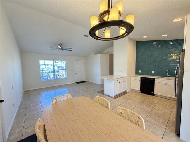 Building Photo - 16 Powder Hill Ln