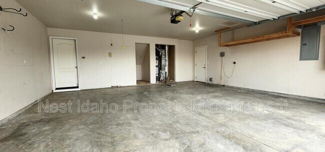 Building Photo - 8039 E Jacob Dr