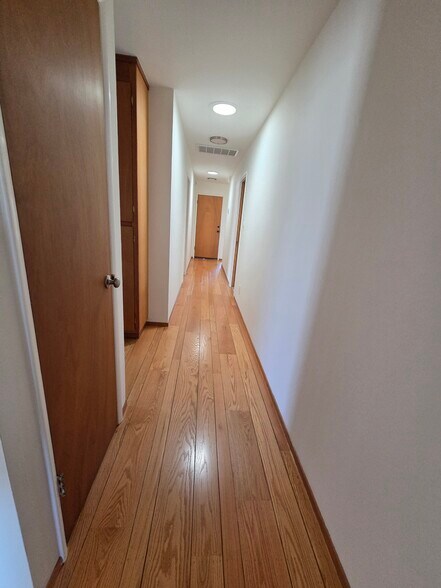 Building Photo - 827 Norvell St