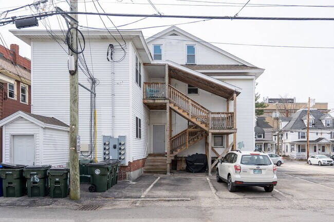 Building Photo - 18 Brook St