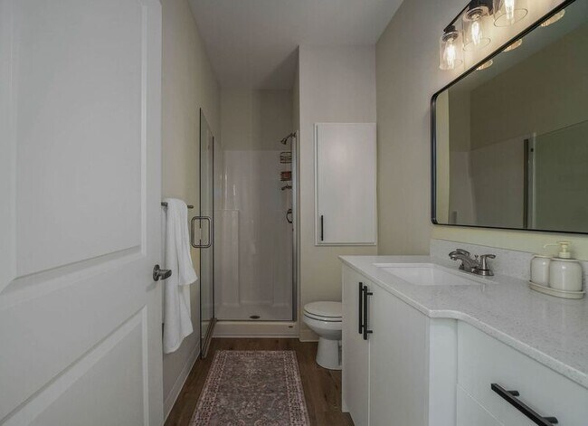 Building Photo - 190 Elma Ave SE