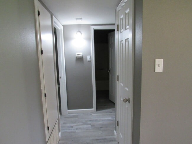 Building Photo - Contact Peggy  501 676 1758