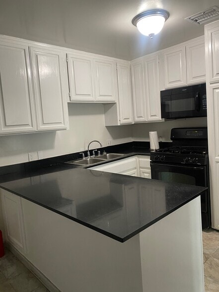 Kitchen - 227 Bay St