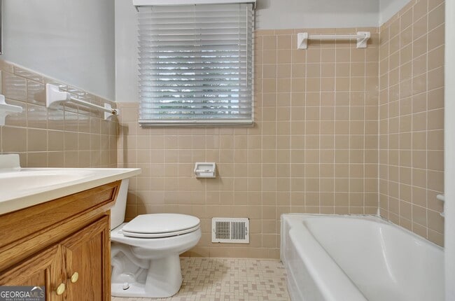 Building Photo - 500 Circle Dr