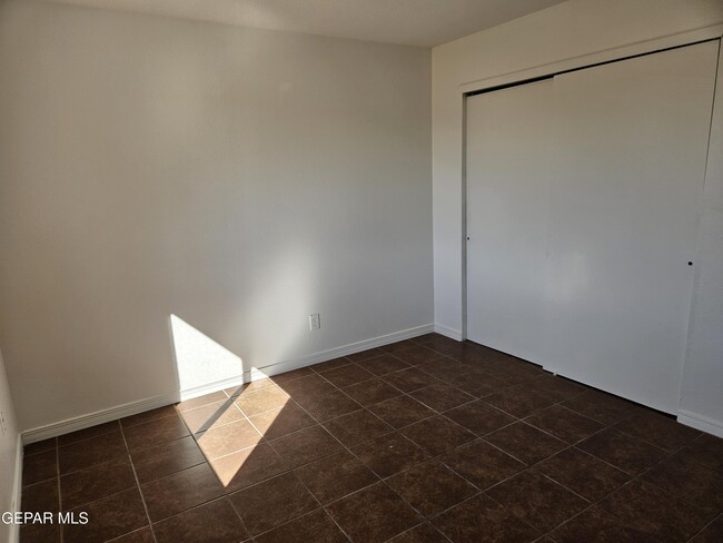 Building Photo - 2900 Roy Pace Dr