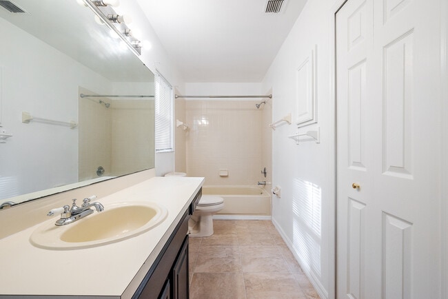 Building Photo - 10478 Sun Villa Blvd