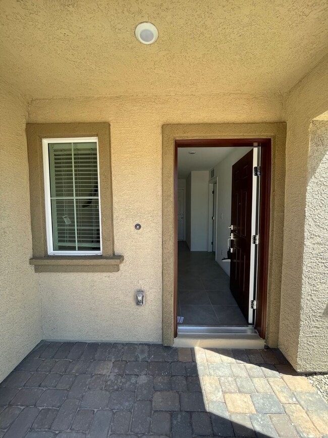 Building Photo - Coming Soon-2 Story Townhome Ready for new tenant on 6/15/2026!