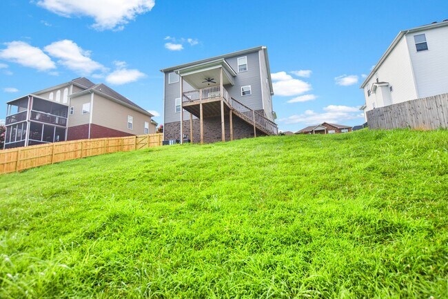 Building Photo - Pet Friendly Four Bedroom!